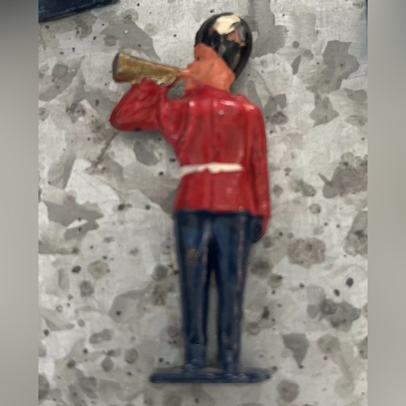 Vintage British Marching Band Metal Toy Soldiers Lot Of 5 - Picture 6 of 7